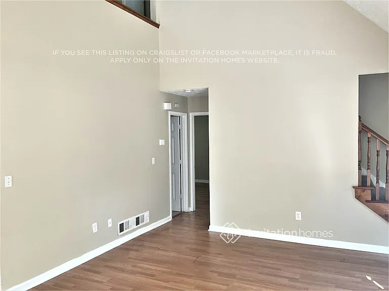 2711 Spring Ridge Cir — Photo 2