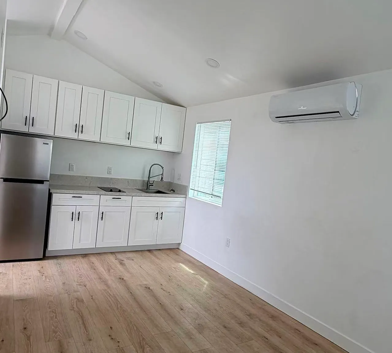 Studio, 266 sqft, $1,650 — Photo 2