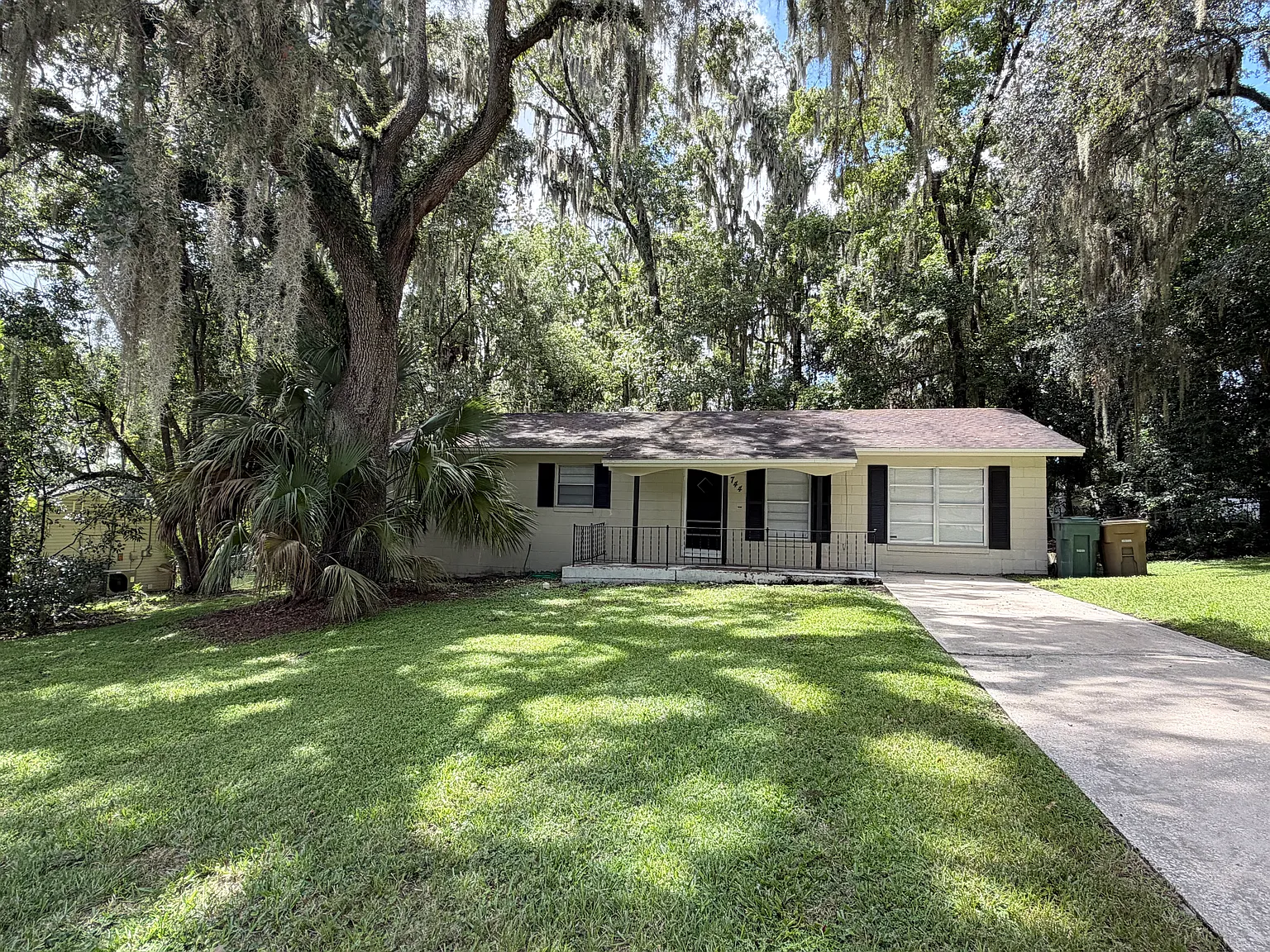3 bed, 1500 sqft, $1,900 — Photo 1