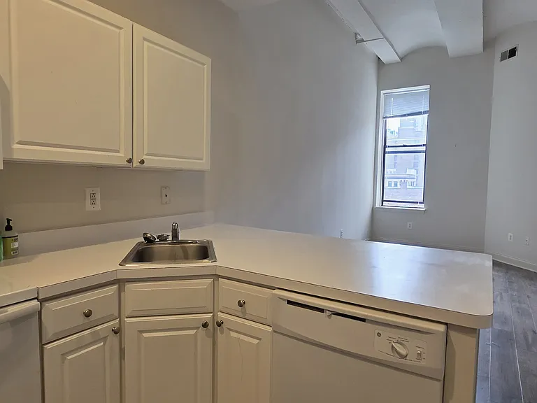 701-3 Sansom St #502 — Photo 5