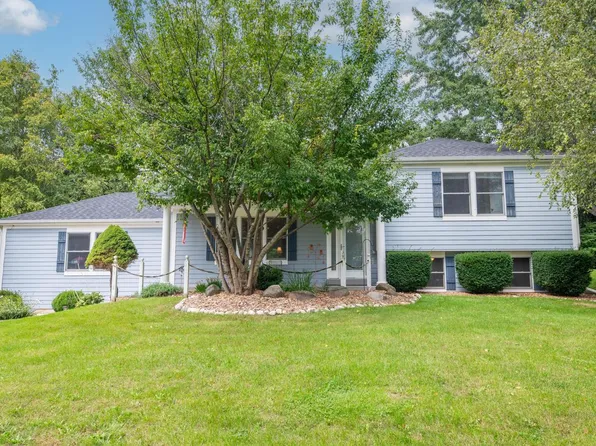 N51W27864 N Courtland CIRCLE, Pewaukee, WI 53072