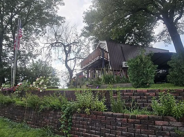 7300 S Hudson Rd, Hudson, IA 50643