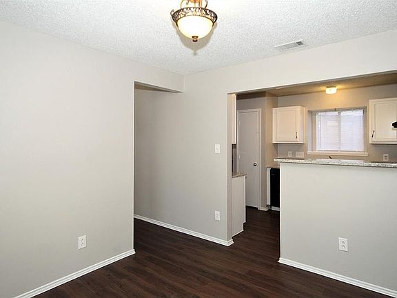 5th image of 1710 Windmill Ln