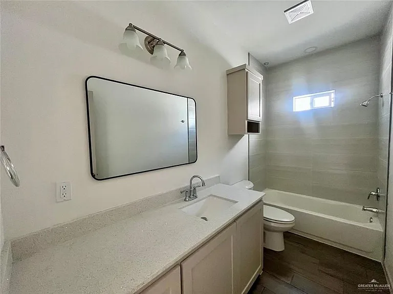 1121 Shavano Dr #5 — Photo 7