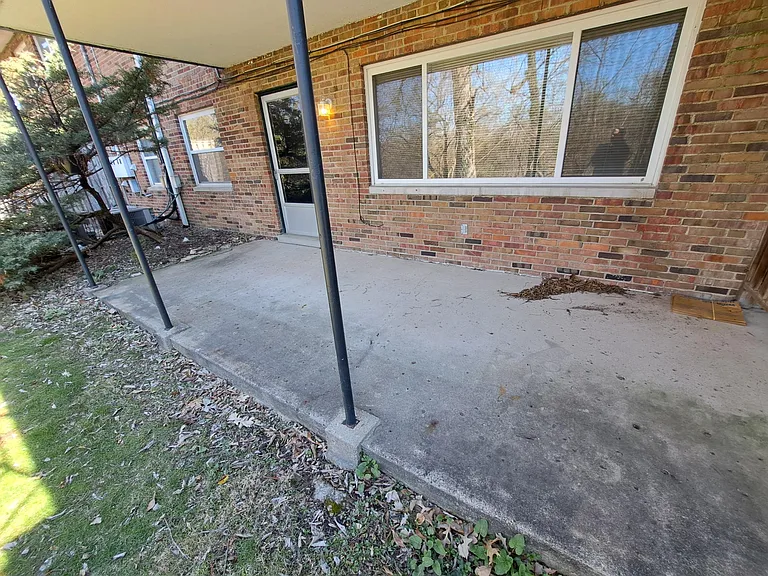 2827B Charing Rd — Photo 20