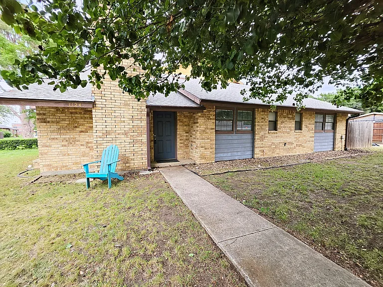 1124 Kathy Ln — Photo 26