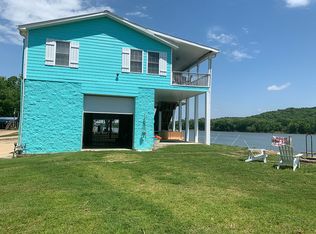 404 Lagoon Ln, Decaturville, TN 38329