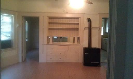 2nd image of 1818 G St APT 2