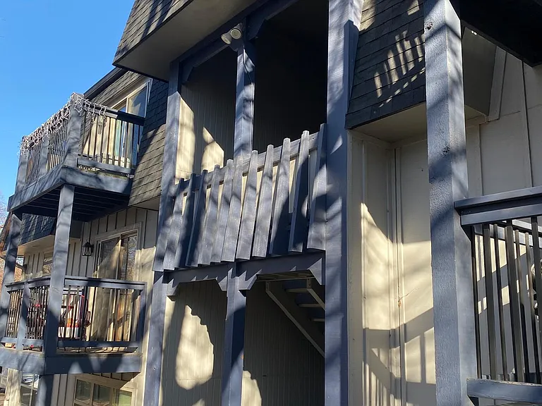 1010 Thurston St — Photo 17
