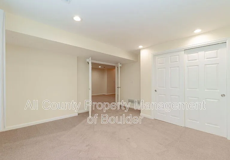 1288 Redwood Ave — Photo 23