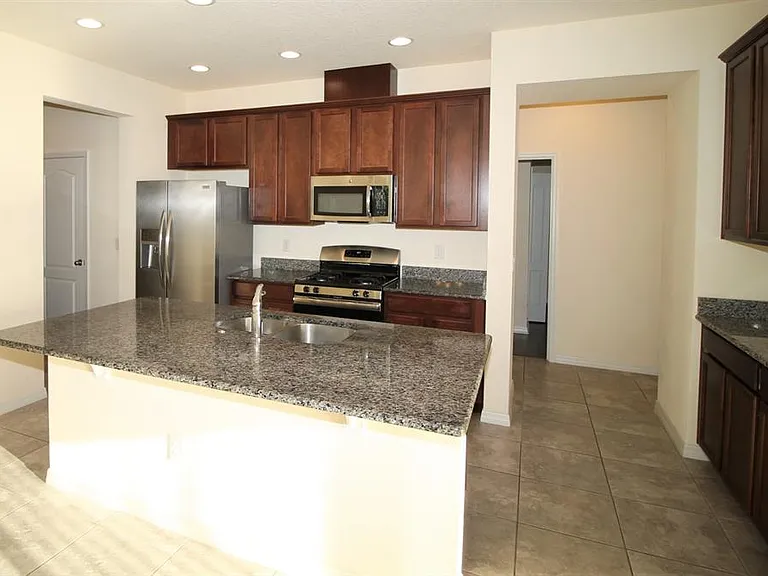1050 Nathan Ridge Rd — Photo 14