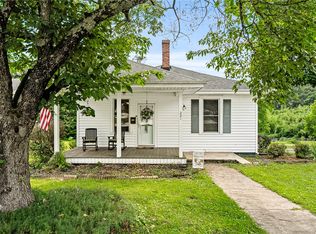 221 Lebby St, Pelzer, SC 29669