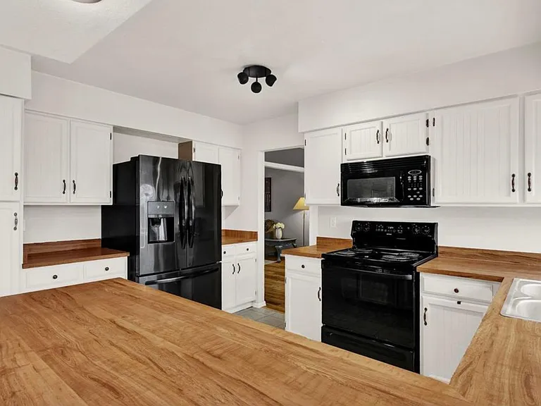 7650 Conifer Dr — Photo 10