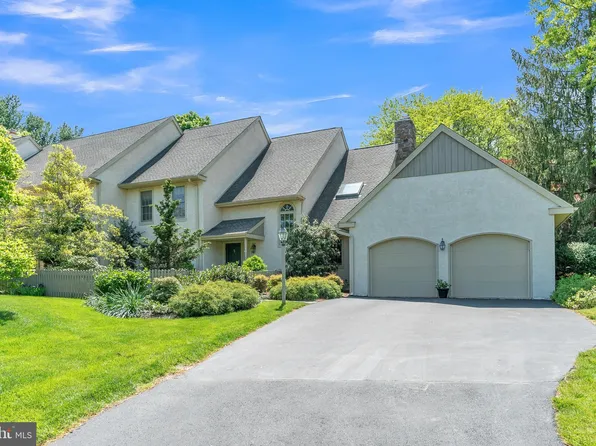 422 Waynesbrooke Rd, Berwyn, PA 19312