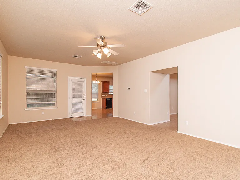7109 Golden Oak Ln — Photo 9