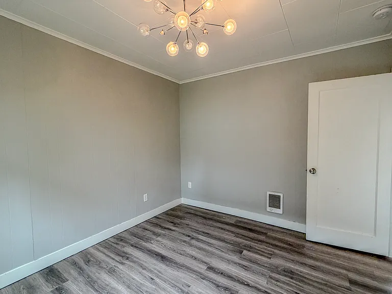 2212 Rucker Ave — Photo 8
