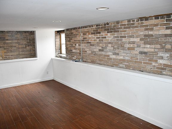 3rd image of 143 Sherman Ave