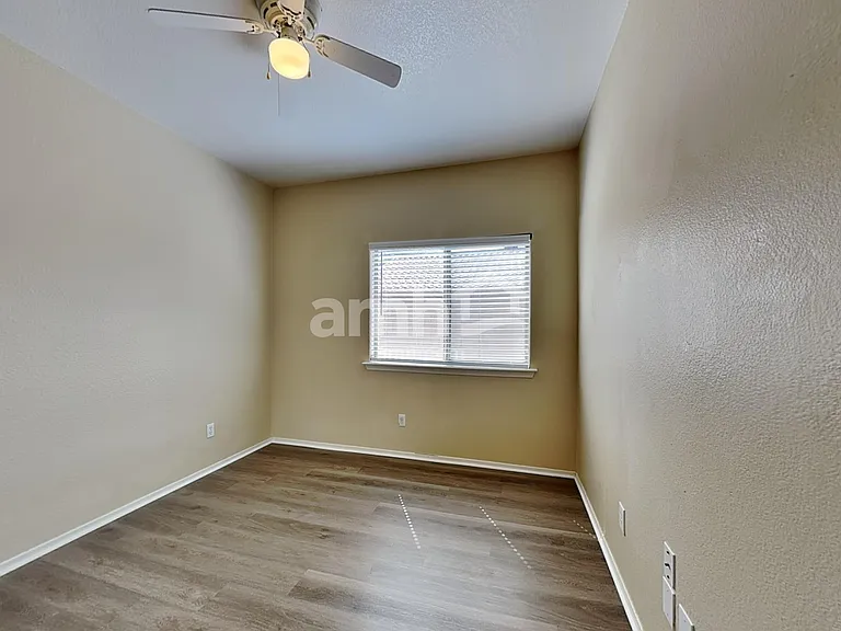 11852 W Cambridge Ave — Photo 15