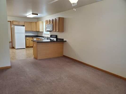 3rd image of 256 College Ave APT 4