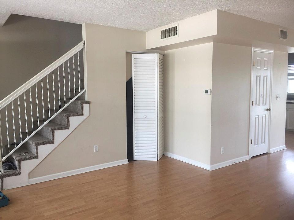 1st image of 1100 SE 4th Avenue #33