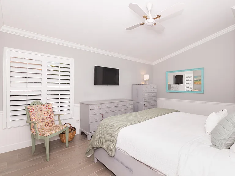 4041 NE Breakwater Dr — Photo 14