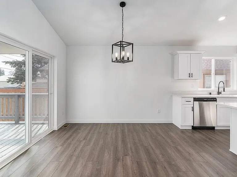 1020 E Decatur Ave — Photo 10