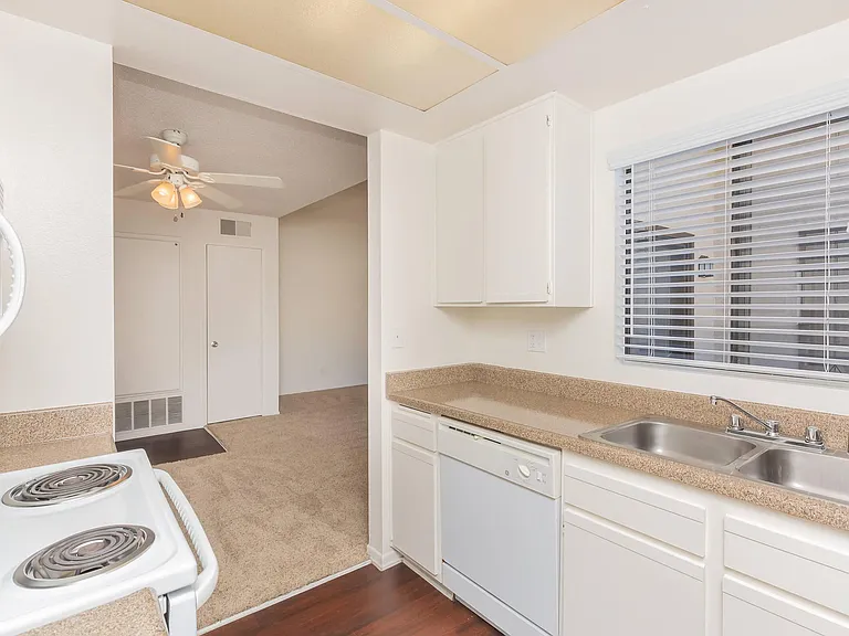 Emerald Court Apartment Homes — Photo 23