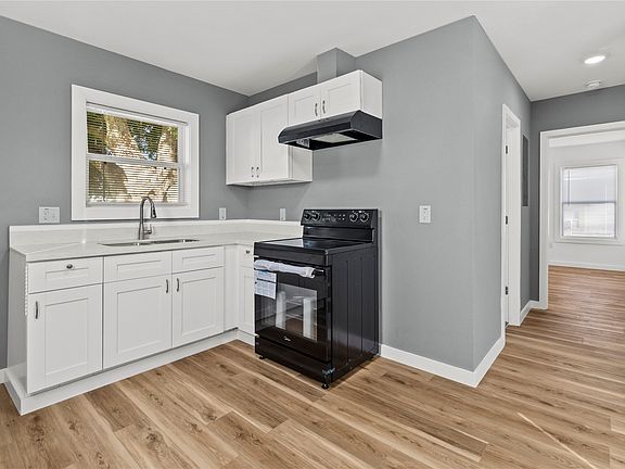 2nd image of 1717 W 4th St #1717