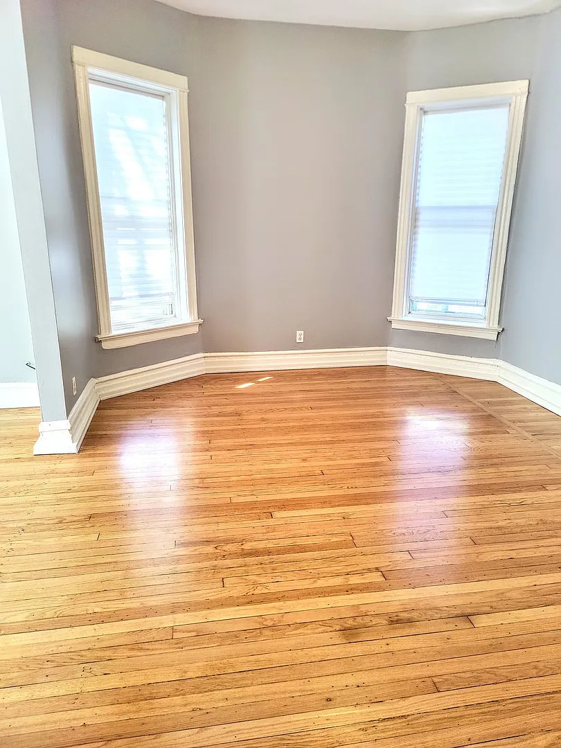 3 bed, $1,600 — Photo 3