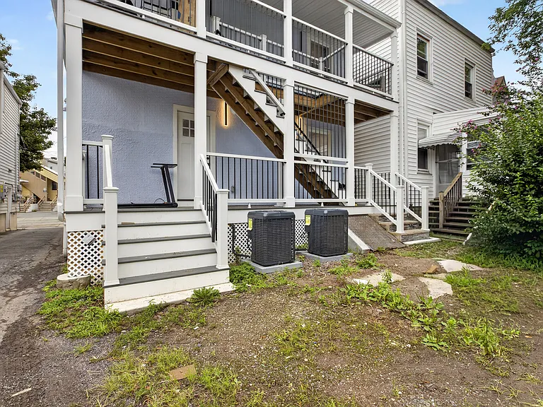 24 Dean St #1 — Photo 37