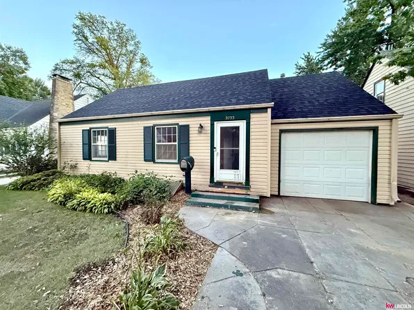 3733 C St, Lincoln, NE 68510