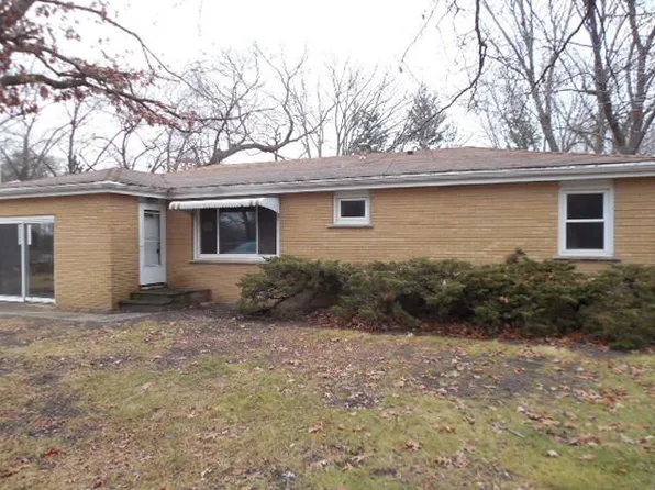 1094 Cecil Dr, Kankakee, IL 60901