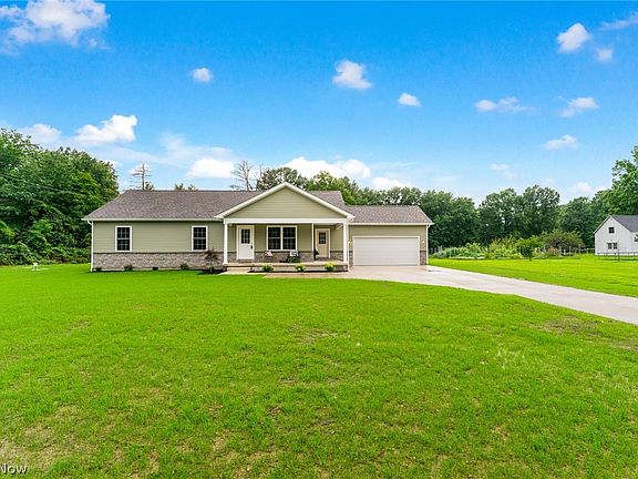 2nd image of 406 S Raccoon Rd