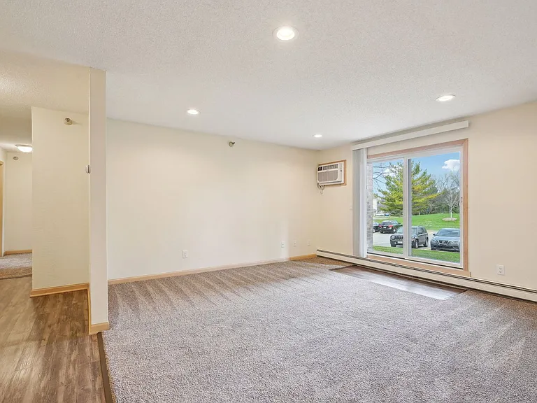 Park Place Apartments in Burnsville — Photo 43