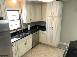 1124 Quebec Ave N, Golden Valley, MN 55427