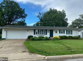 2204 Gilbert St, Burlington, IA 52601