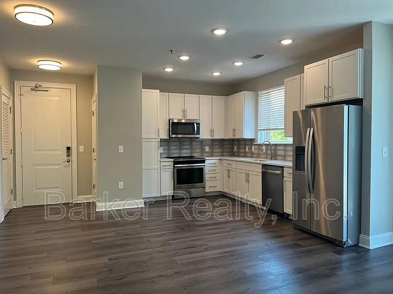 414 S White St #208