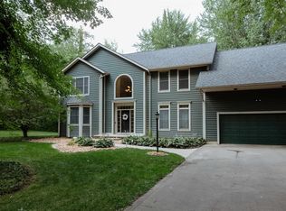 2448 S Paxton Dr, Warsaw, IN