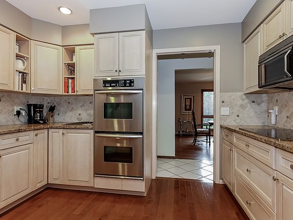 5th image of 26 Cecilia Ln