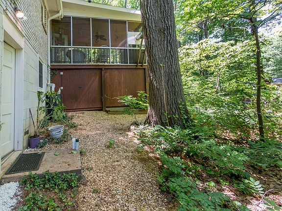 2nd image of 965 Medlin St SE