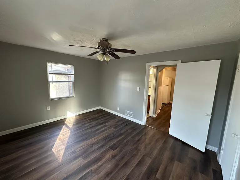 2911 Euclid Ave #2 — Photo 8