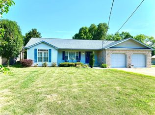 1915 Gihon Rd, Parkersburg, WV 26101