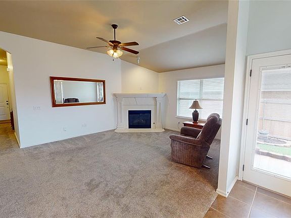 3rd image of 1001 Cimarron Creek Dr