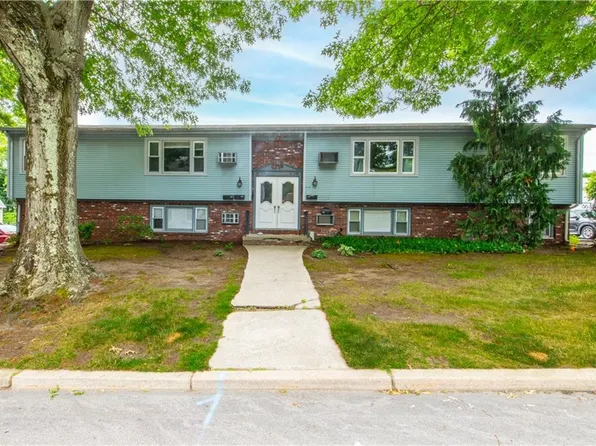 34 Capuano Ave APT A, Cranston, RI 02920