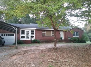 15 Calhoun St, Williamston, SC 29697