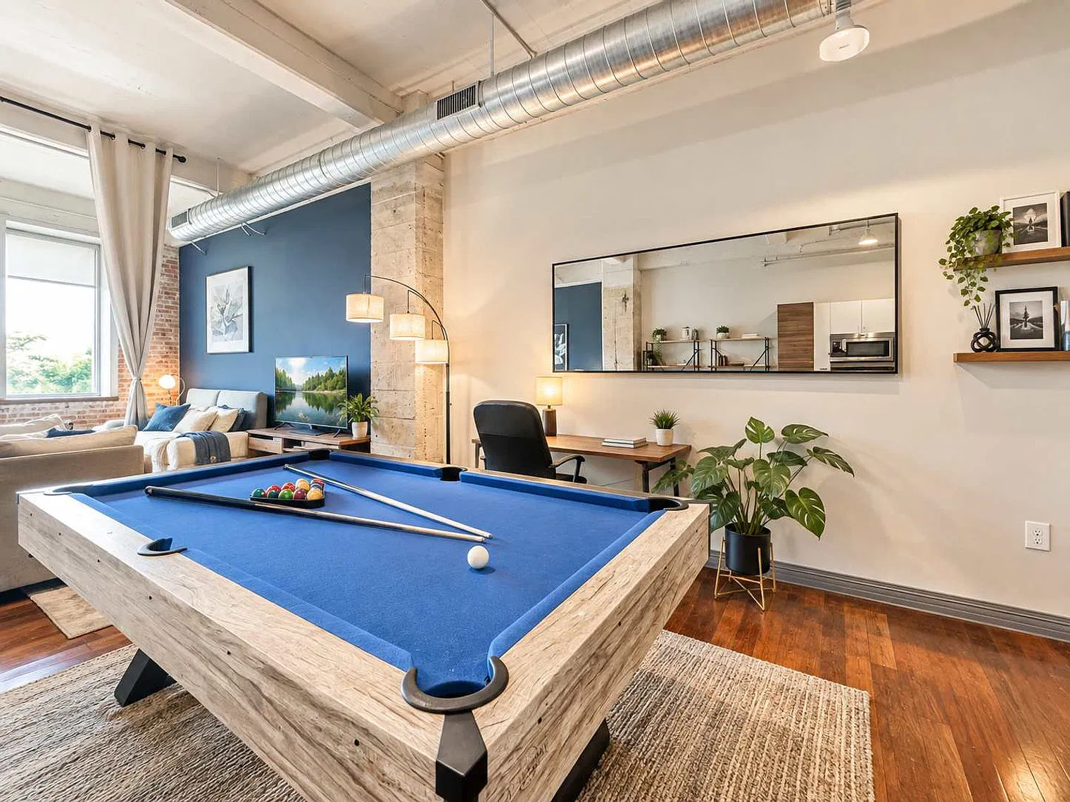 2 bed, 1.0 bath, $4,690 — Photo 2