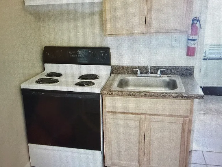 1925 Florida Ave — Photo 8