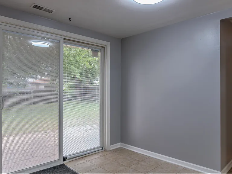 19117 Jacquie Ave — Photo 13