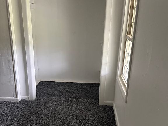 3rd image of 5 Livingston Ave #5