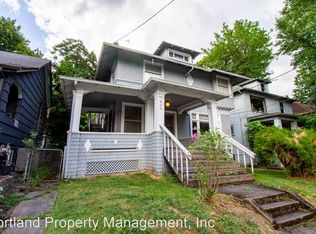 942 SE 16th Ave APT 1, Portland, OR